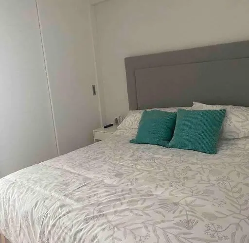 Lägenhet Piso A Estrenar Entrada Autonoma Garage Wifi 4 Personas Vigo